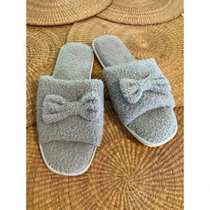 Kathy Ireland Women’s size x-large 11/12 slippers